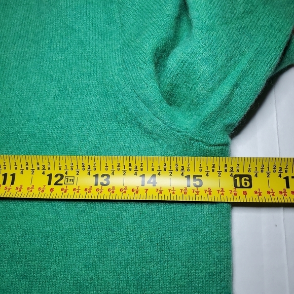 J. Crew Cashmere classic-fit crewneck sweater in Soft Green Size XS - Picture 8 of 11